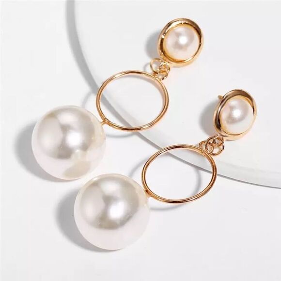 White Drop Pearl Luxury Earrings - Picture 3 of 3
